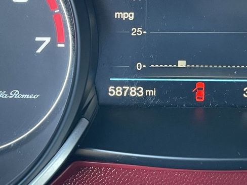 Used 2019 Alfa Romeo Stelvio image 28