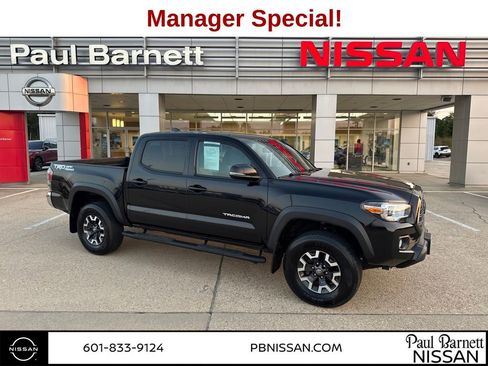 Used 2022 Toyota Tacoma TRD Off-Road image 1