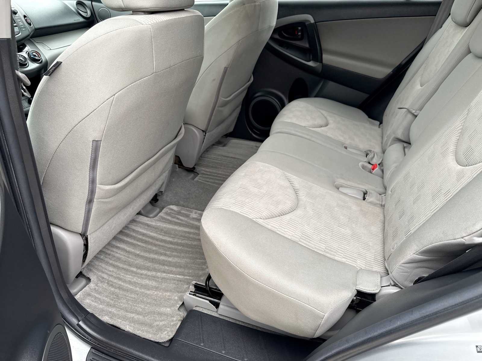 Used 2011 Toyota RAV4 4WD w/ Base L4 Extra Value Pkg image 18