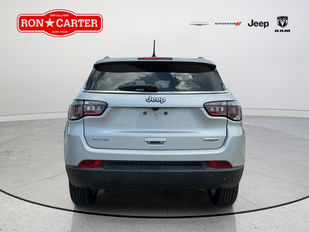 Used 2024 Jeep Compass Latitude AWD/4WD image 5