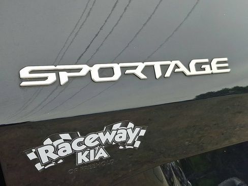 Certified 2023 Kia Sportage SX AWD/4WD image 30