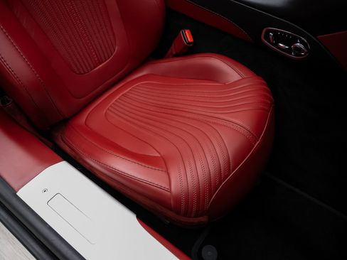 Used 2019 Aston Martin DB11 Volante RWD image 67