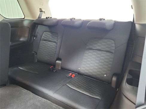 Used 2024 Nissan Pathfinder SV image 31