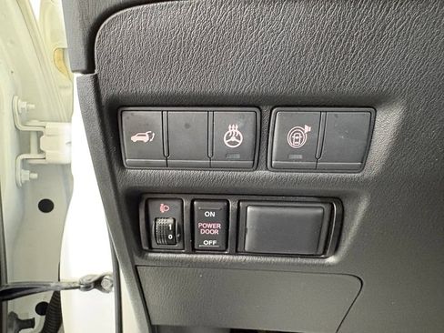 Used 2018 Nissan Armada Platinum w/ Interior Lighting Package RWD image 16