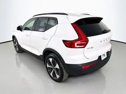 Used 2026 Volvo XC40 B5 Plus AWD/4WD image 7