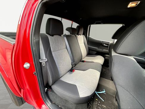 Used 2022 Toyota Tacoma TRD Sport AWD/4WD image 26