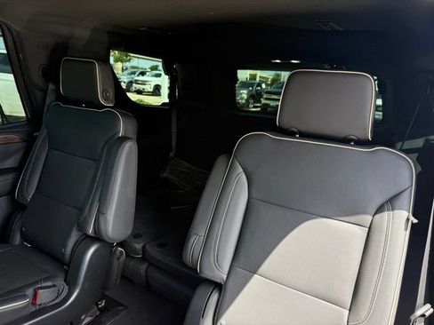 Used 2021 Chevrolet Tahoe Premier w/ Premium Package RWD image 29
