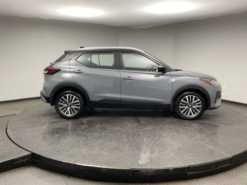 Used 2023 Nissan Kicks SV FWD image 8