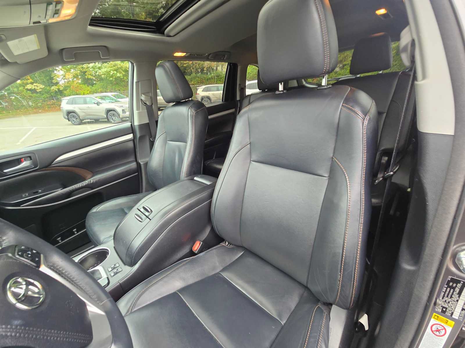 Used 2016 Toyota Highlander XLE AWD/4WD image 22