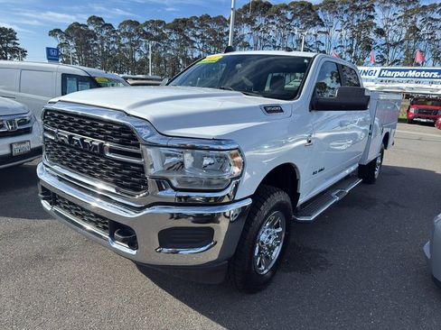 Used 2022 RAM 3500 Big Horn image 11