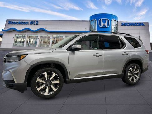 New 2025 Honda Pilot Elite image 2