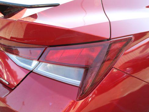 Used 2021 Hyundai Elantra SE image 10