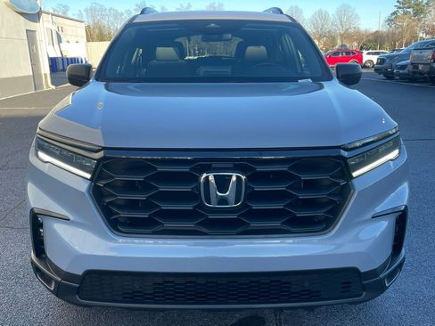 Certified 2025 Honda Pilot Sport image 9