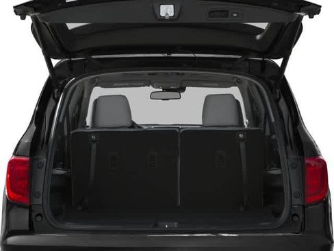 Used 2016 Honda Pilot Touring image 11