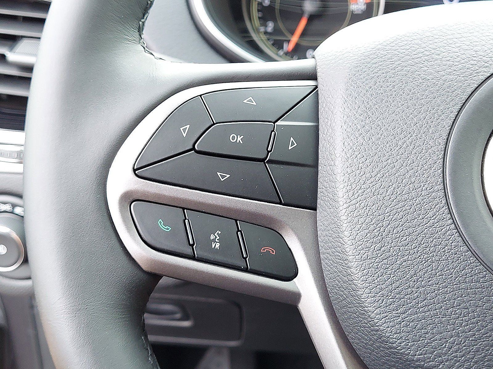 Used 2019 Jeep Cherokee Limited AWD/4WD image 22