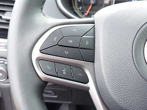 Certified 2019 Jeep Cherokee Limited image 22