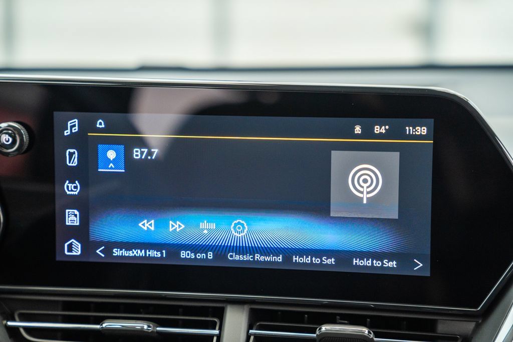 New 2026 Chevrolet Trax LT w/ Sunroof Package FWD image 21