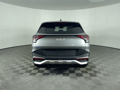 Used 2023 Kia Sportage LX image 4