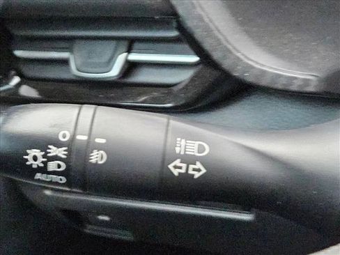 Used 2022 Nissan Sentra SR w/ SR Premium Package image 13