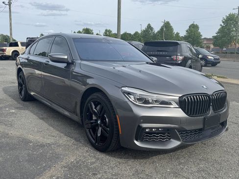 Used 2017 BMW 750i RWD image 3