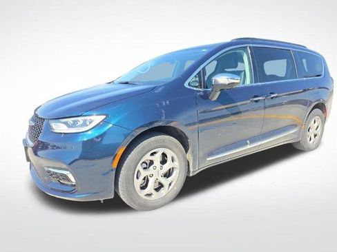 Used 2023 Chrysler Pacifica Limited w/ Uconnect Theater Family Group AWD/4WD image 36