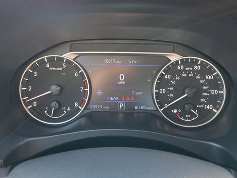 Used 2025 Nissan Altima 2.5 SV image 9