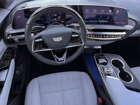 New 2026 Cadillac Lyriq Luxury image 10