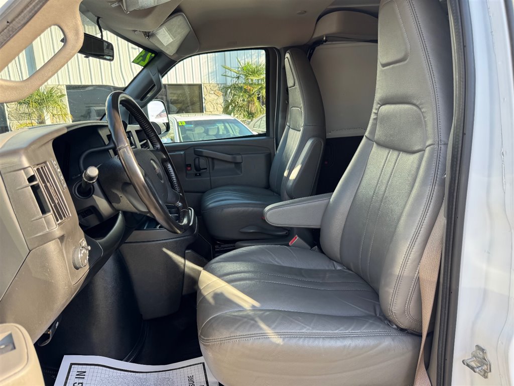 Used 2023 GMC Savana 2500 Extended w/ Driver Convenience Package RWD image 21
