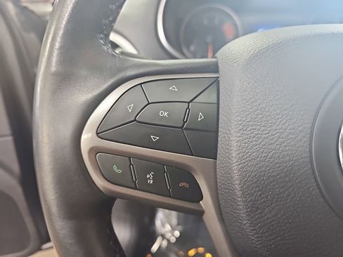 Used 2019 Jeep Cherokee Limited AWD/4WD image 22