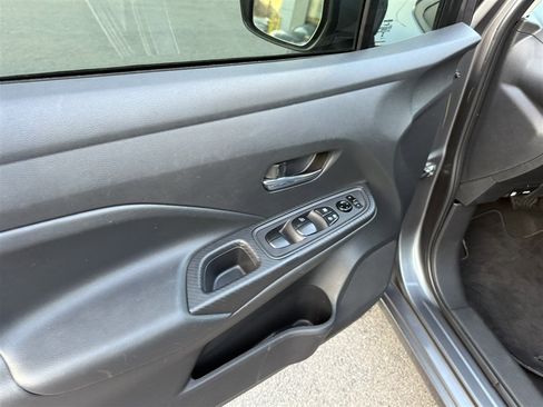 Used 2023 Nissan Versa SV image 14