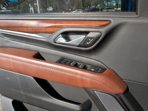 Used 2023 GMC Yukon XL Denali Ultimate image 12