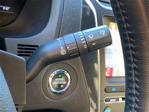 Used 2017 Ford Explorer Limited image 23