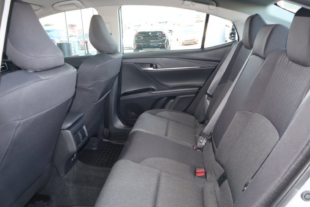Used 2026 Toyota Camry LE FWD image 32