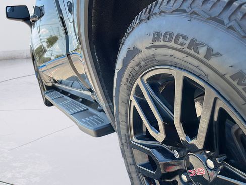 Used 2021 GMC Sierra 1500 Elevation RWD image 12