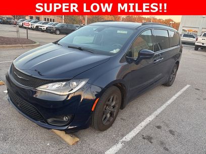 Used 2019 Chrysler Pacifica Touring-L w/ Advanced Safetytec Group