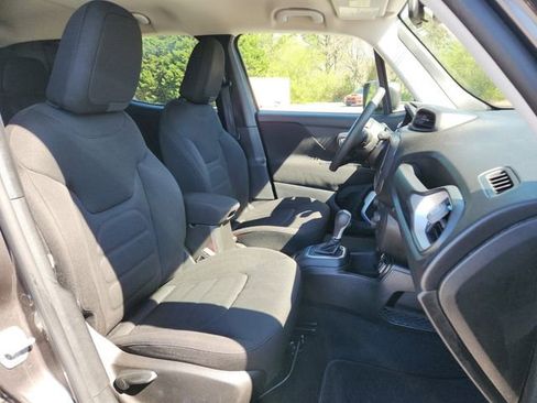 Used 2020 Jeep Renegade Latitude image 18