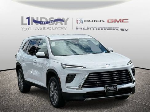 Certified 2026 Buick Enclave Preferred AWD/4WD image 1