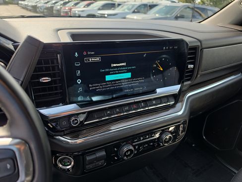 Certified 2025 Chevrolet Silverado 1500 LT RWD image 24