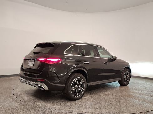 Used 2026 Mercedes-Benz GLC 300 image 9