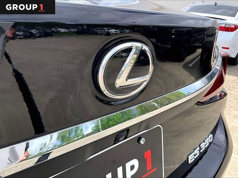 Used 2025 Lexus ES 350 w/ Premium Package FWD image 10