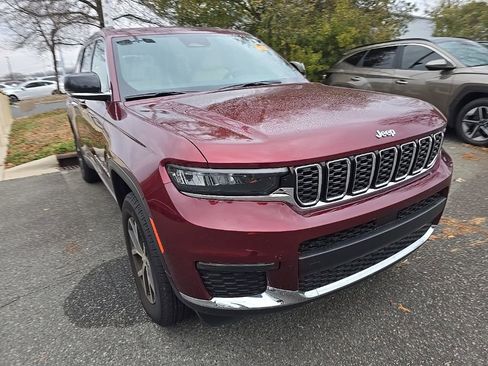 Used 2025 Jeep Grand Cherokee L Limited image 2