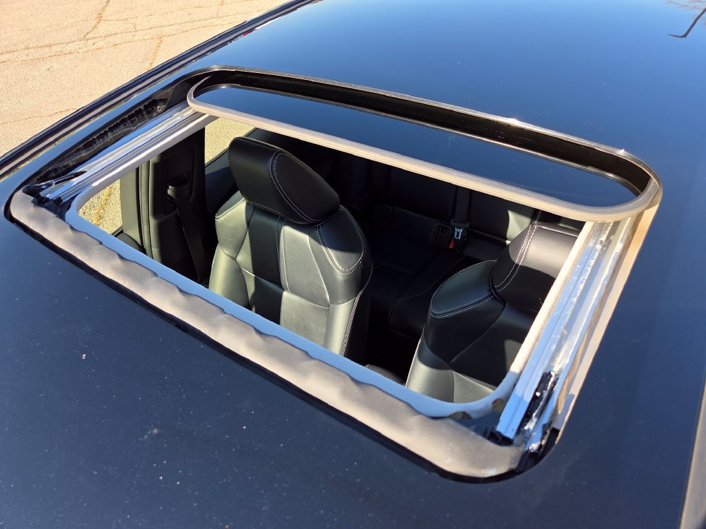 Used 2023 Toyota Corolla XLE FWD image 3