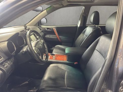 Used 2012 Toyota Highlander Limited w/ Tow Pkg AWD/4WD image 7