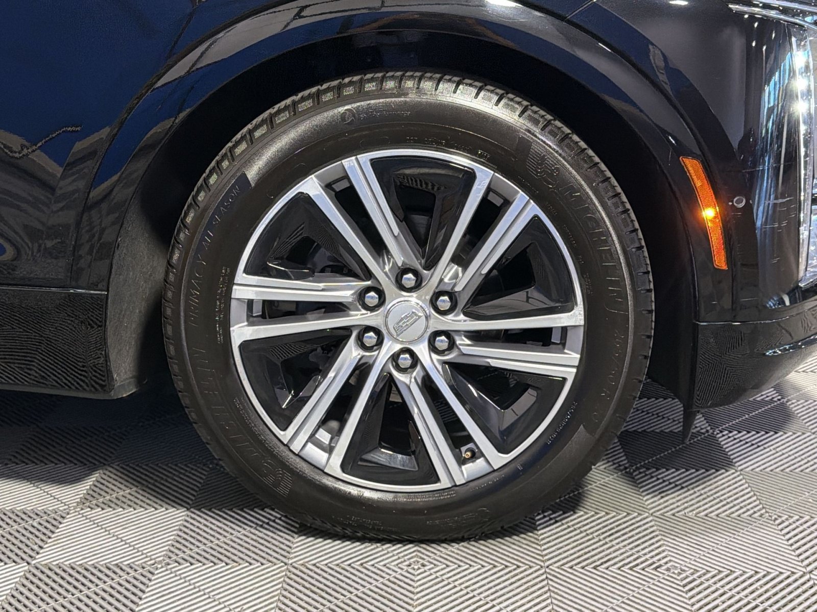 Used 2024 Cadillac Lyriq Luxury AWD/4WD image 14