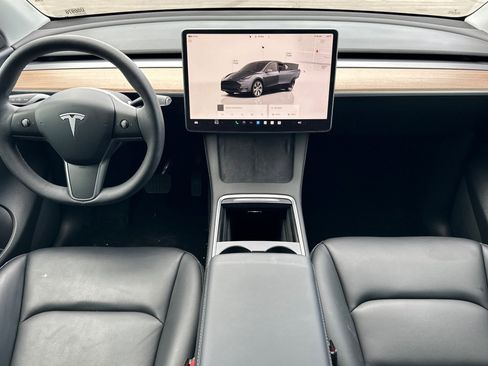 Used 2022 Tesla Model Y Long Range AWD/4WD image 13