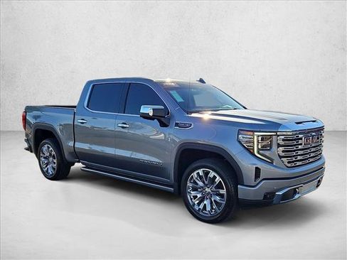 Used 2024 GMC Sierra 1500 Denali w/ Denali Reserve Package AWD/4WD image 3