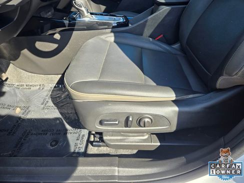 Used 2024 Chevrolet Trax ACTIV w/ Sunroof Package FWD image 24