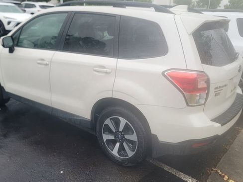 Used 2018 Subaru Forester 2.5i Premium AWD/4WD image 6