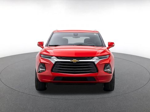 Used 2026 Chevrolet Blazer LT FWD image 2
