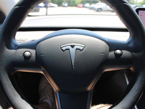 Used 2019 Tesla Model 3 Standard Range Plus RWD image 11